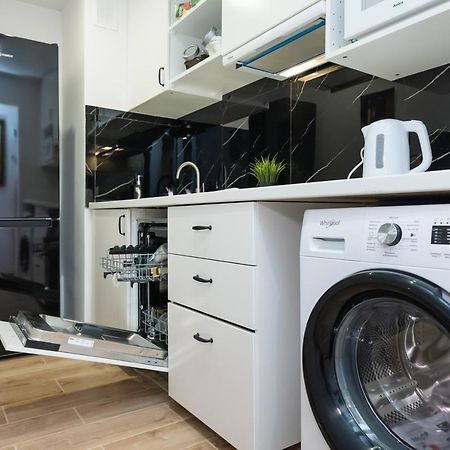 Unit Rooms Warszawa By Metro Rondo Onz Short Rent Idealne Pokoje Na Nocleg W Warszawie Esterno foto
