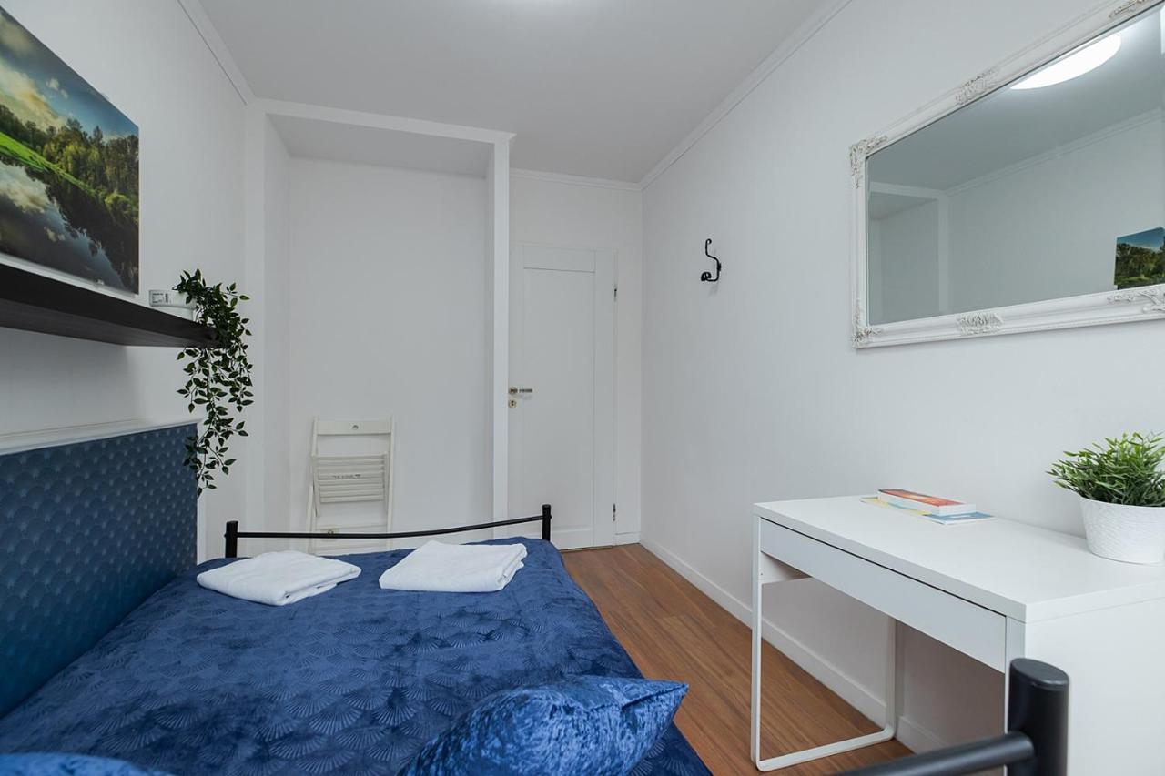 Unit Rooms Warszawa By Metro Rondo Onz Short Rent Idealne Pokoje Na Nocleg W Warszawie Esterno foto