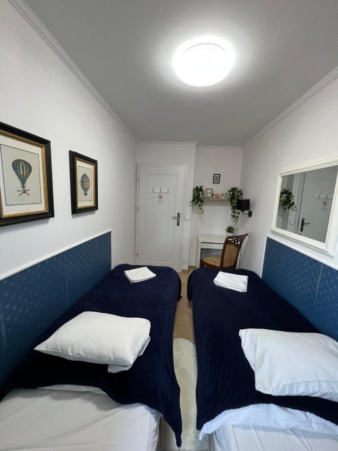 Unit Rooms Warszawa By Metro Rondo Onz Short Rent Idealne Pokoje Na Nocleg W Warszawie Esterno foto