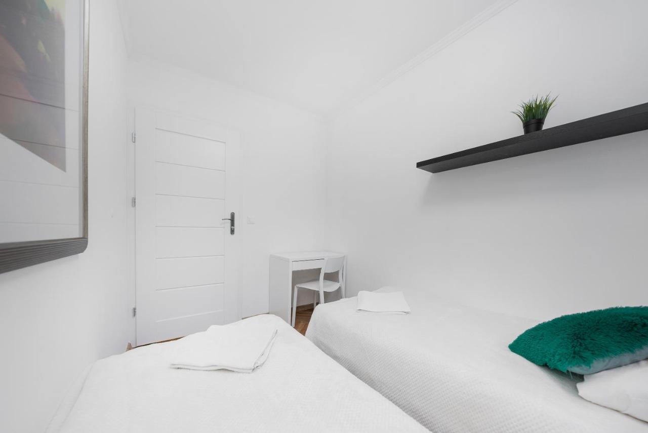 Unit Rooms Warszawa By Metro Rondo Onz Short Rent Idealne Pokoje Na Nocleg W Warszawie Esterno foto