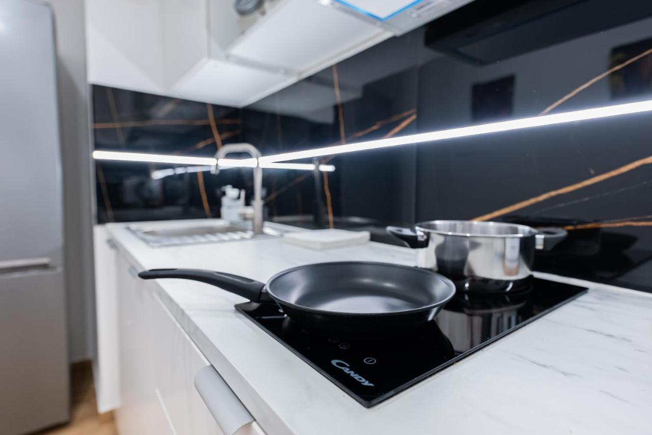 Unit Rooms Warszawa By Metro Rondo Onz Short Rent Idealne Pokoje Na Nocleg W Warszawie Esterno foto