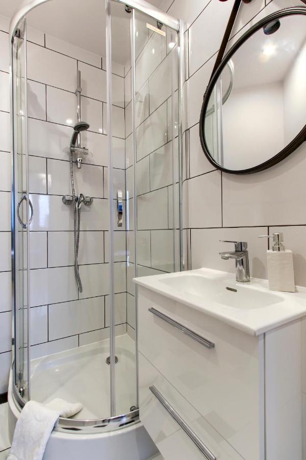 Unit Rooms Warszawa By Metro Rondo Onz Short Rent Idealne Pokoje Na Nocleg W Warszawie Esterno foto
