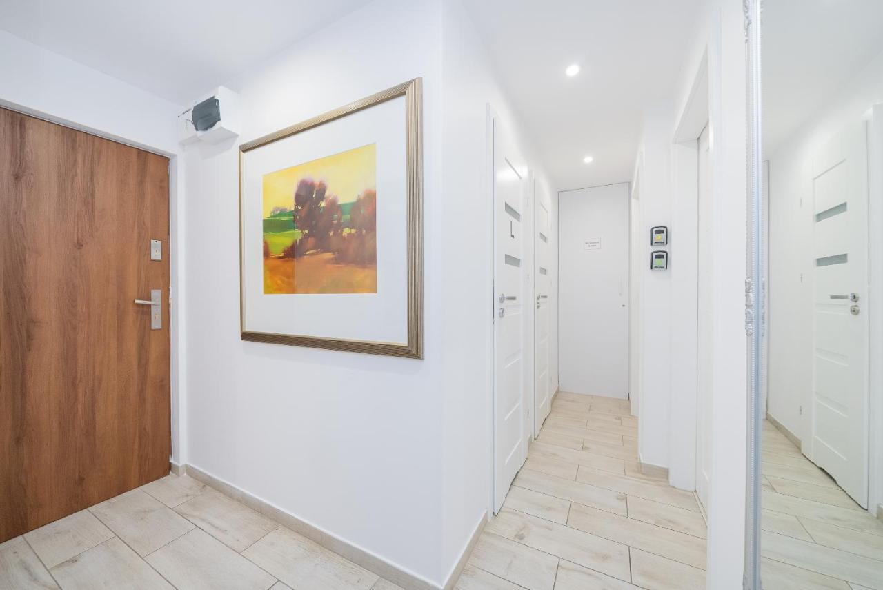 Unit Rooms Warszawa By Metro Rondo Onz Short Rent Idealne Pokoje Na Nocleg W Warszawie Esterno foto