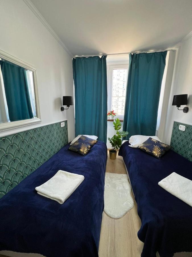 Unit Rooms Warszawa By Metro Rondo Onz Short Rent Idealne Pokoje Na Nocleg W Warszawie Esterno foto